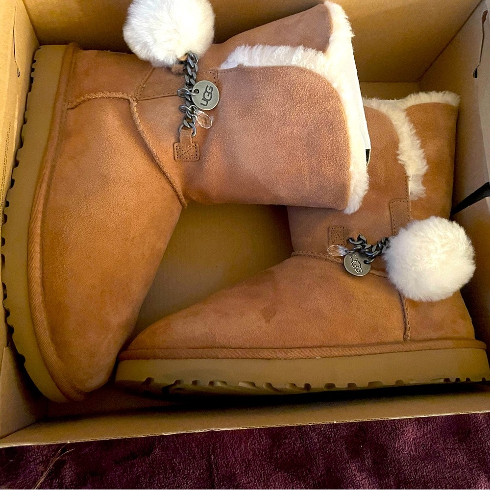 Ugg w classic short charm boots- women’s size 9